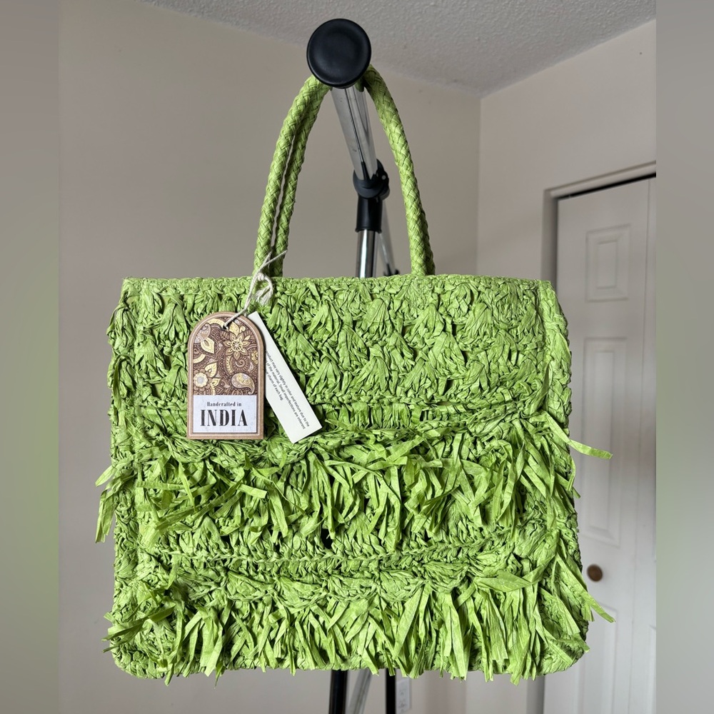 HANDCRAFTED IN INDIA GREEN RAFFIA BAG
